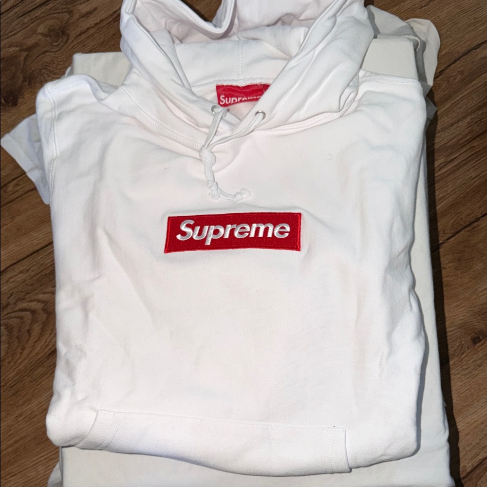 Supreme Red and White Logo Hoodie - Picture 3 of 6